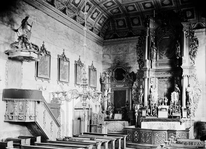 Plik:Kosciol krzyza krekole 5.jpg