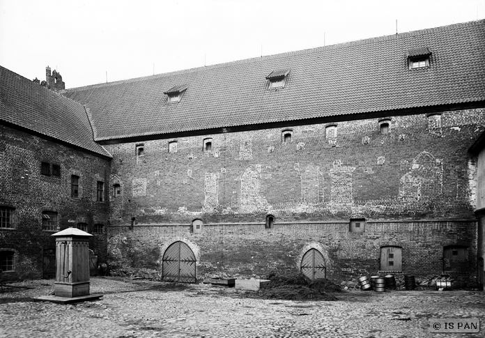 Plik:Zamek barcianyo 5.jpg