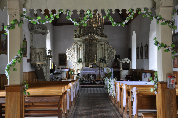 Plik:Kosciol krzyza boreczno 3.jpg