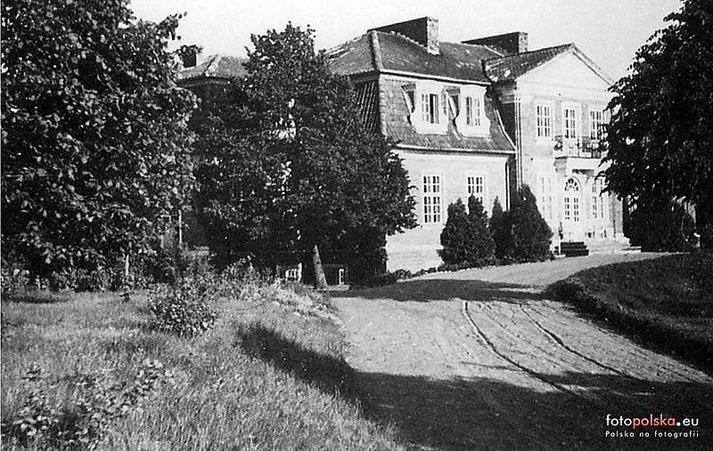 Plik:Dwor gierloz 1.jpg