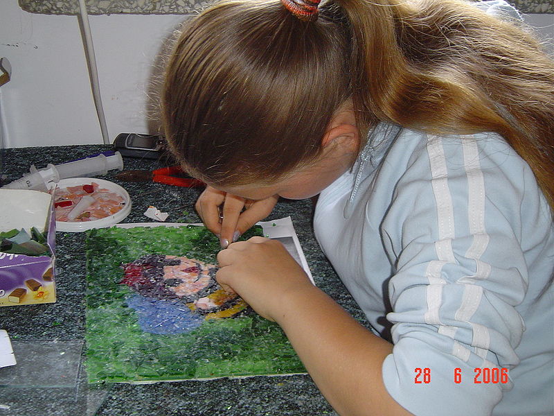 Plik:Kolorowe szkielko1.jpg