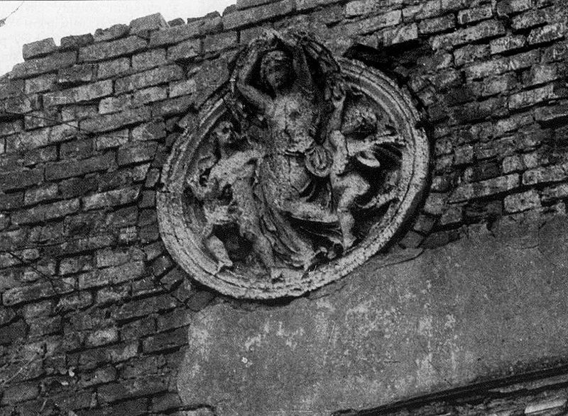 Plik:Dwor krzywka 2.jpg