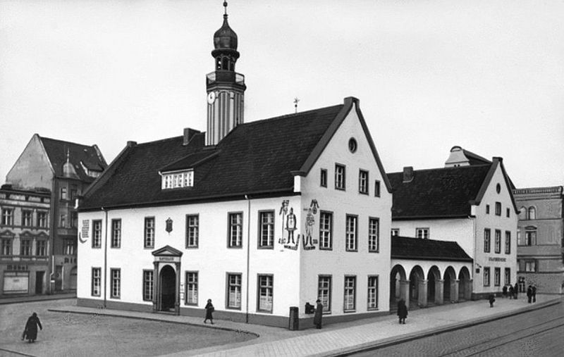 Plik:Stary ratusz olsztyn 5.jpg