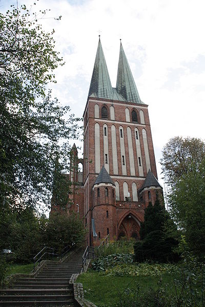 Plik:Kosciol garnizonowy olsztyn 1.jpg