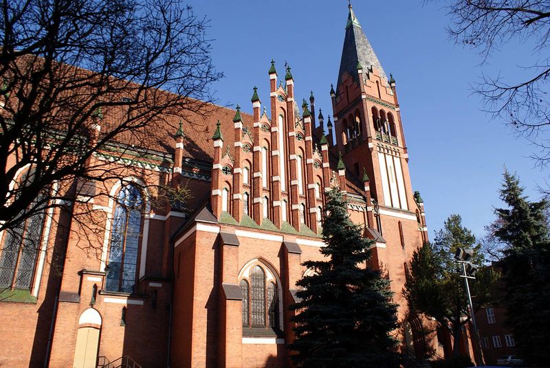 Plik:Kosciol serca.jpg