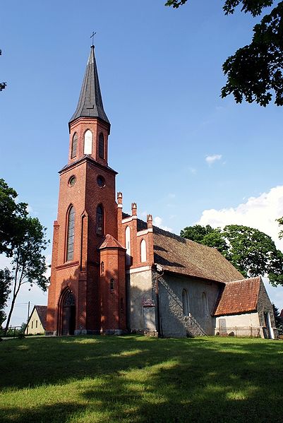 Plik:Kosciol magdalena pieszkowo 1.jpg