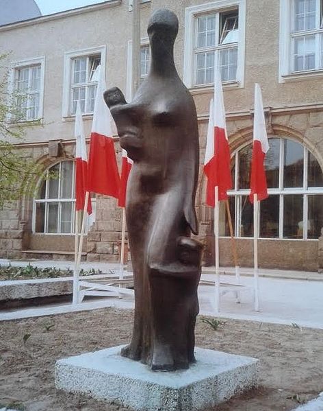Plik:Rzezba ratusz.jpg
