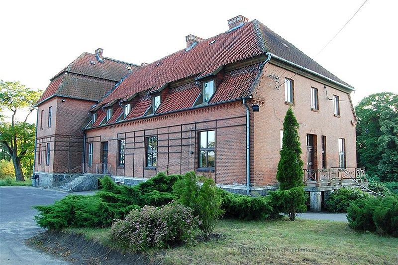 Plik:Dwor gublawki 3.jpg