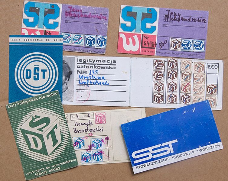 Plik:DST legitymacje.jpg