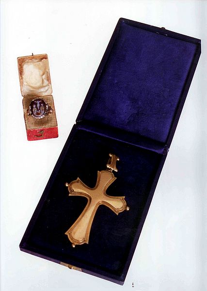 Plik:Pierscien skrabiec frombork.jpg