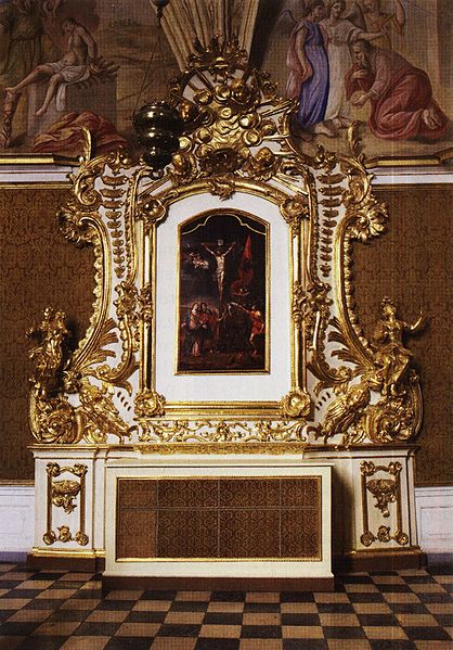 Plik:Oltarz krzyz kaplica zamek lidzbark 1.jpg