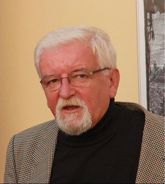 Plik:Edward cyfus portret.jpg