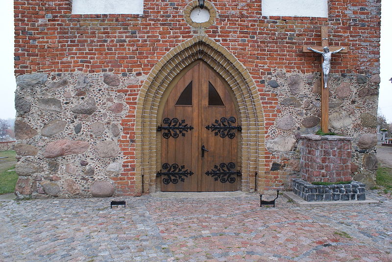 Plik:Kosciol jodok satopy 2a.jpg