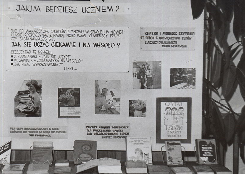 Plik:Gminna biblioteka burkat3.jpg