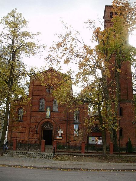 Plik:Kosciol karolina biskupiec 1.jpg